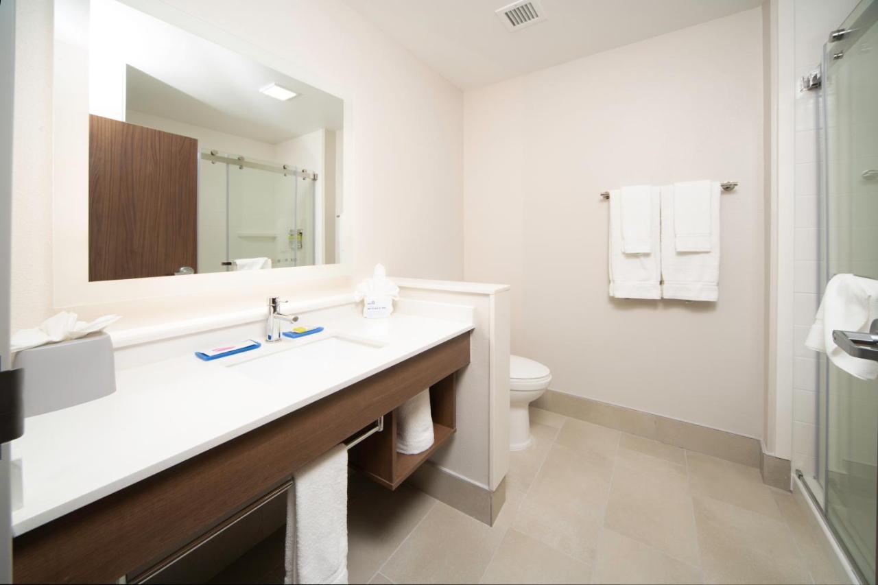 Holiday Inn Express & Suites - Fort Myers Airport By Ihg Exteriör bild