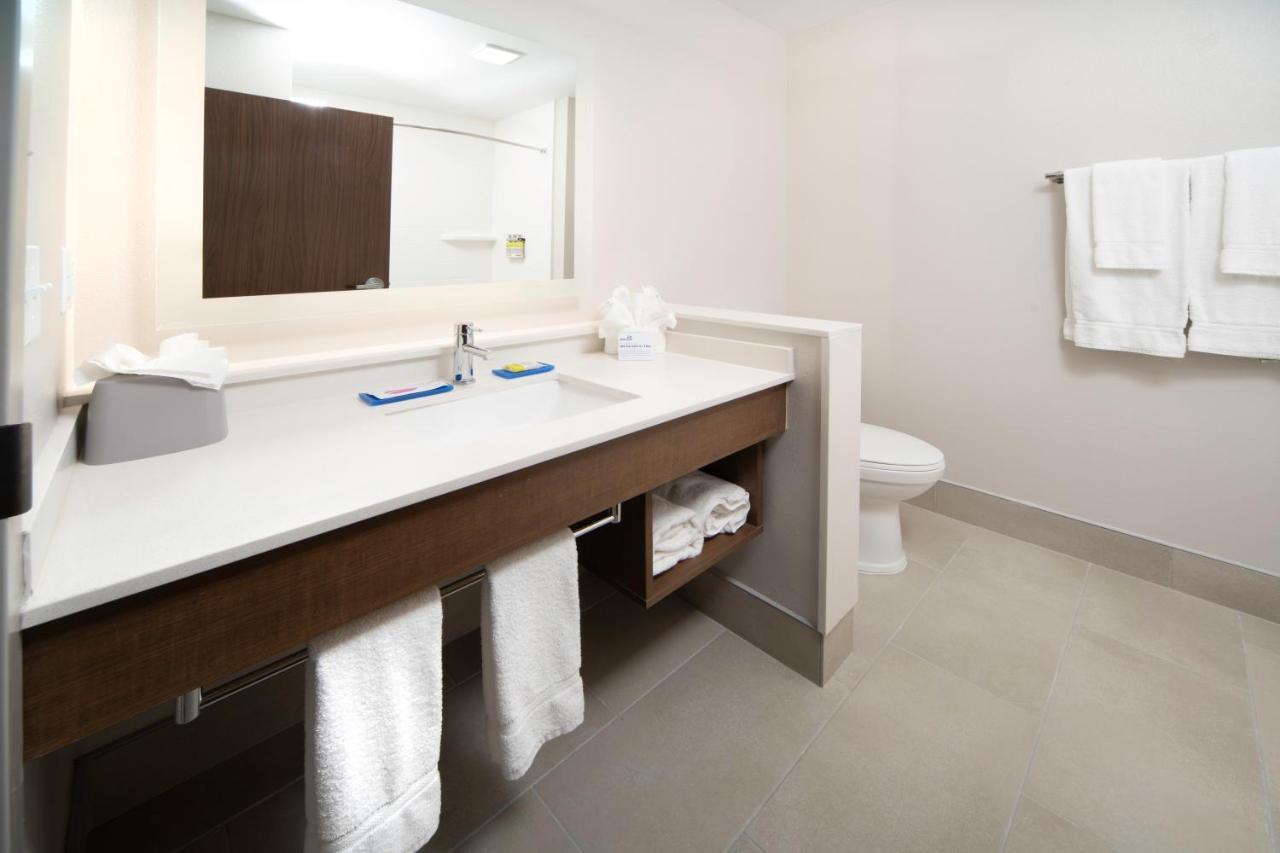 Holiday Inn Express & Suites - Fort Myers Airport By Ihg Exteriör bild