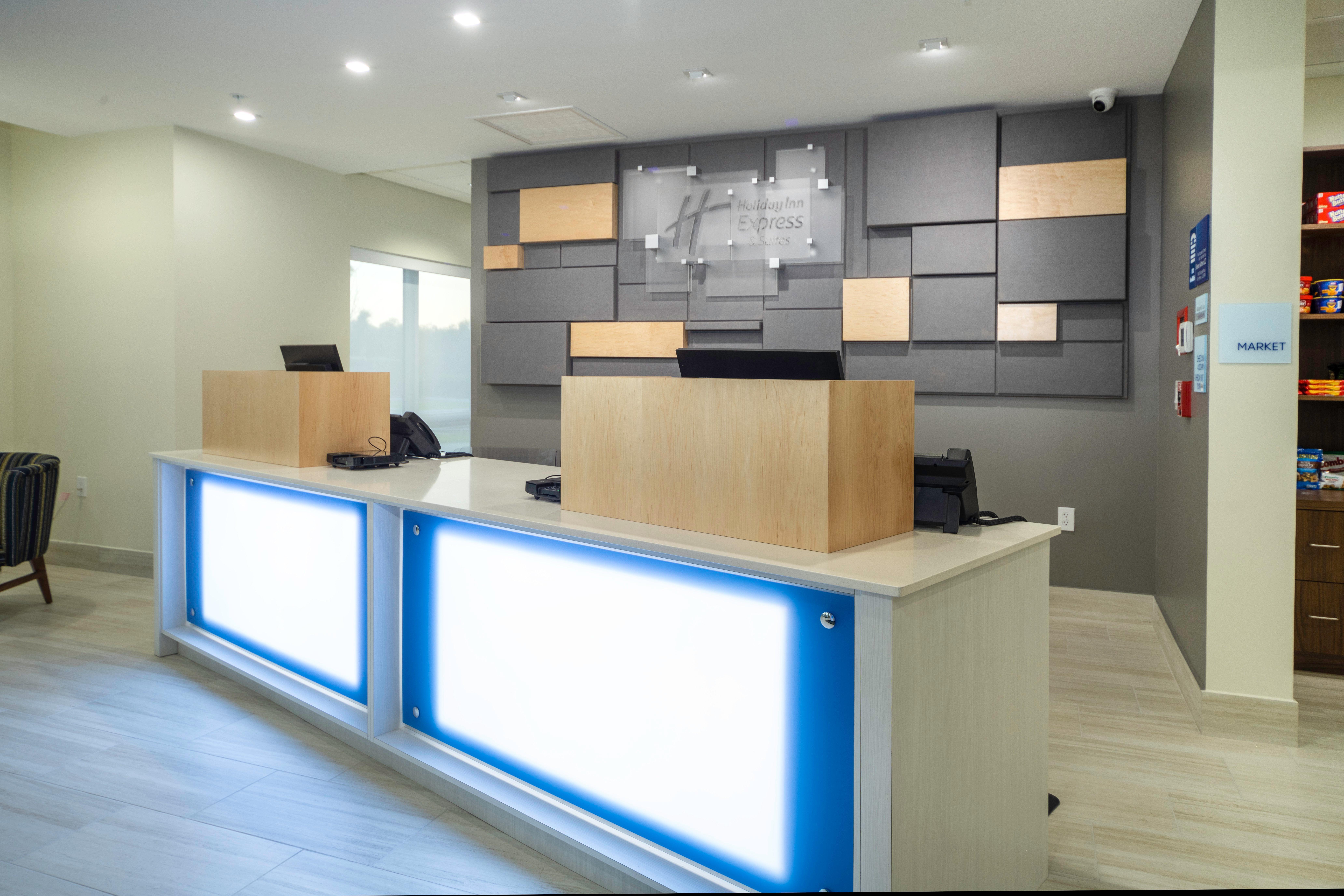 Holiday Inn Express & Suites - Fort Myers Airport By Ihg Exteriör bild